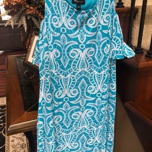 Shift dress. Cold shoulder dress